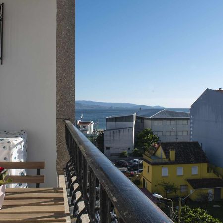 Apartamento Rodeira Vistas A La Ria Apartment Cangas do Morrazo Bagian luar foto