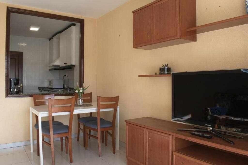 Apartamento Rodeira Vistas A La Ria Apartment Cangas do Morrazo Bagian luar foto